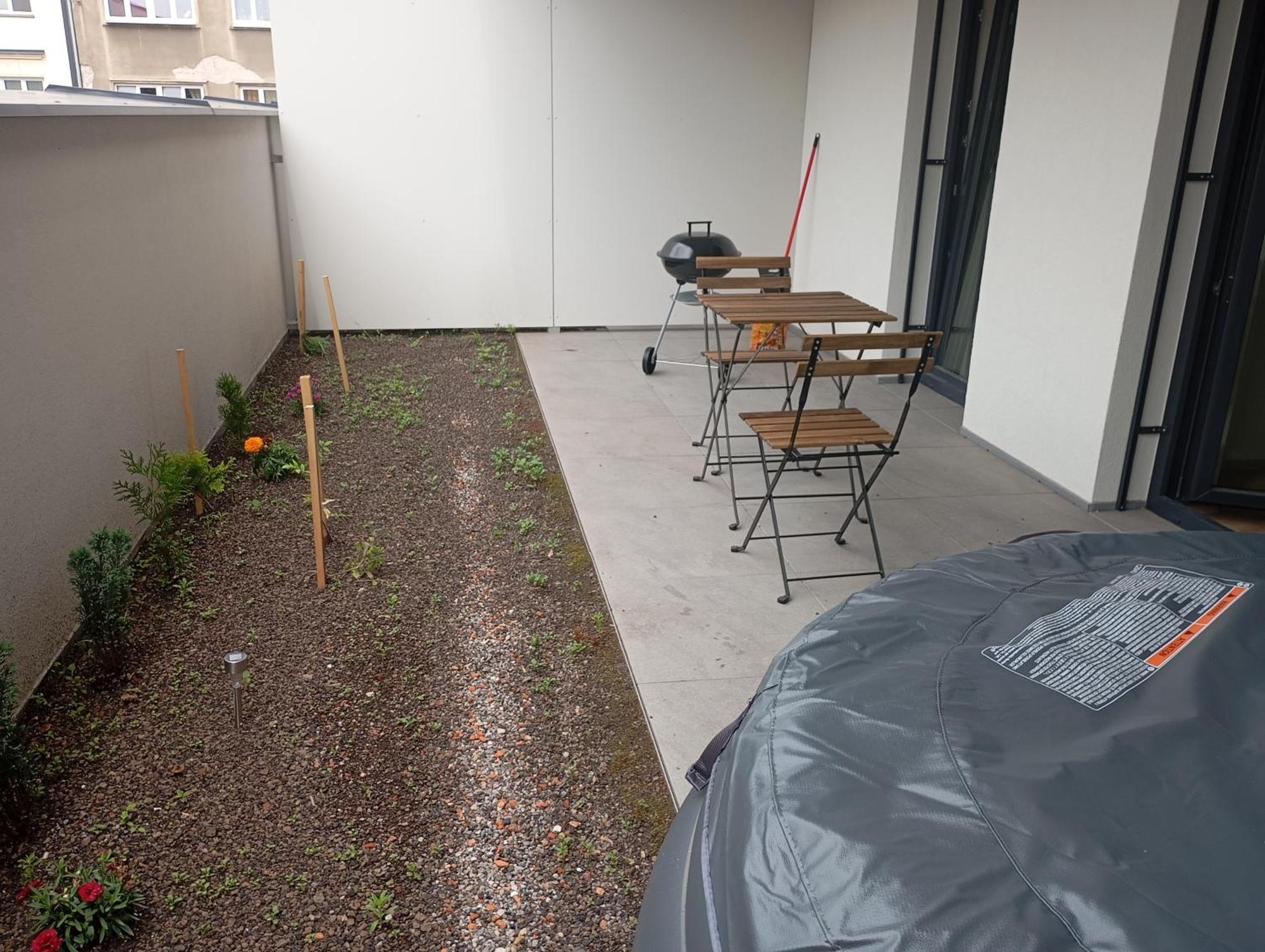 Novy S Terasou Apartment *
